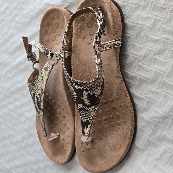 Vionic Kirra Snakeskin Pattern Sandals Summer Shoes - Picture 3 of 9
